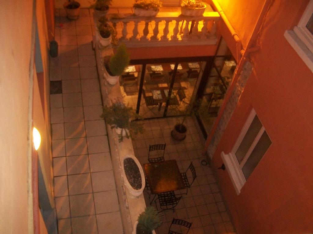 Au Patio Morand Hotel 3*