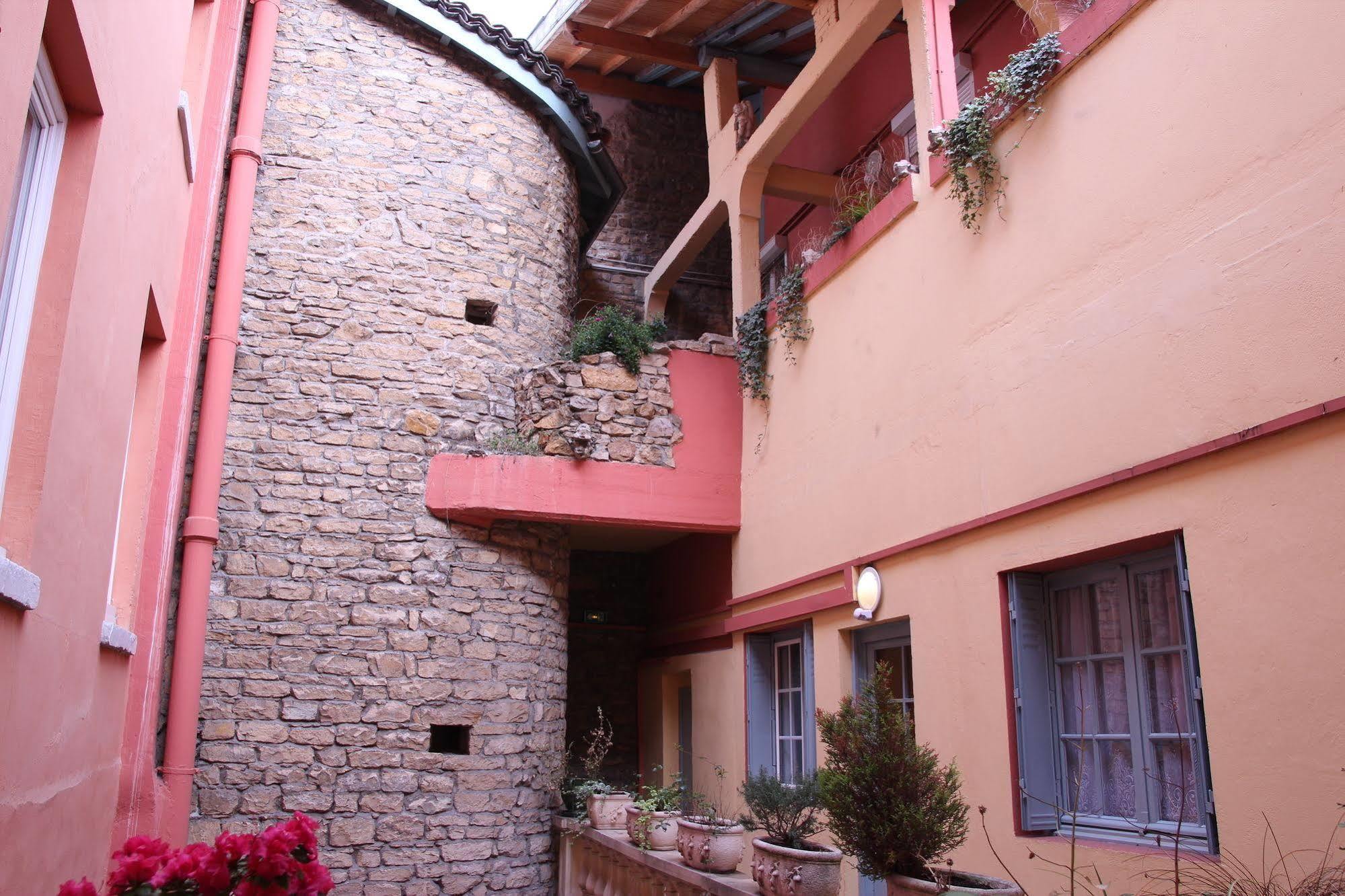 Au Patio Morand 3*